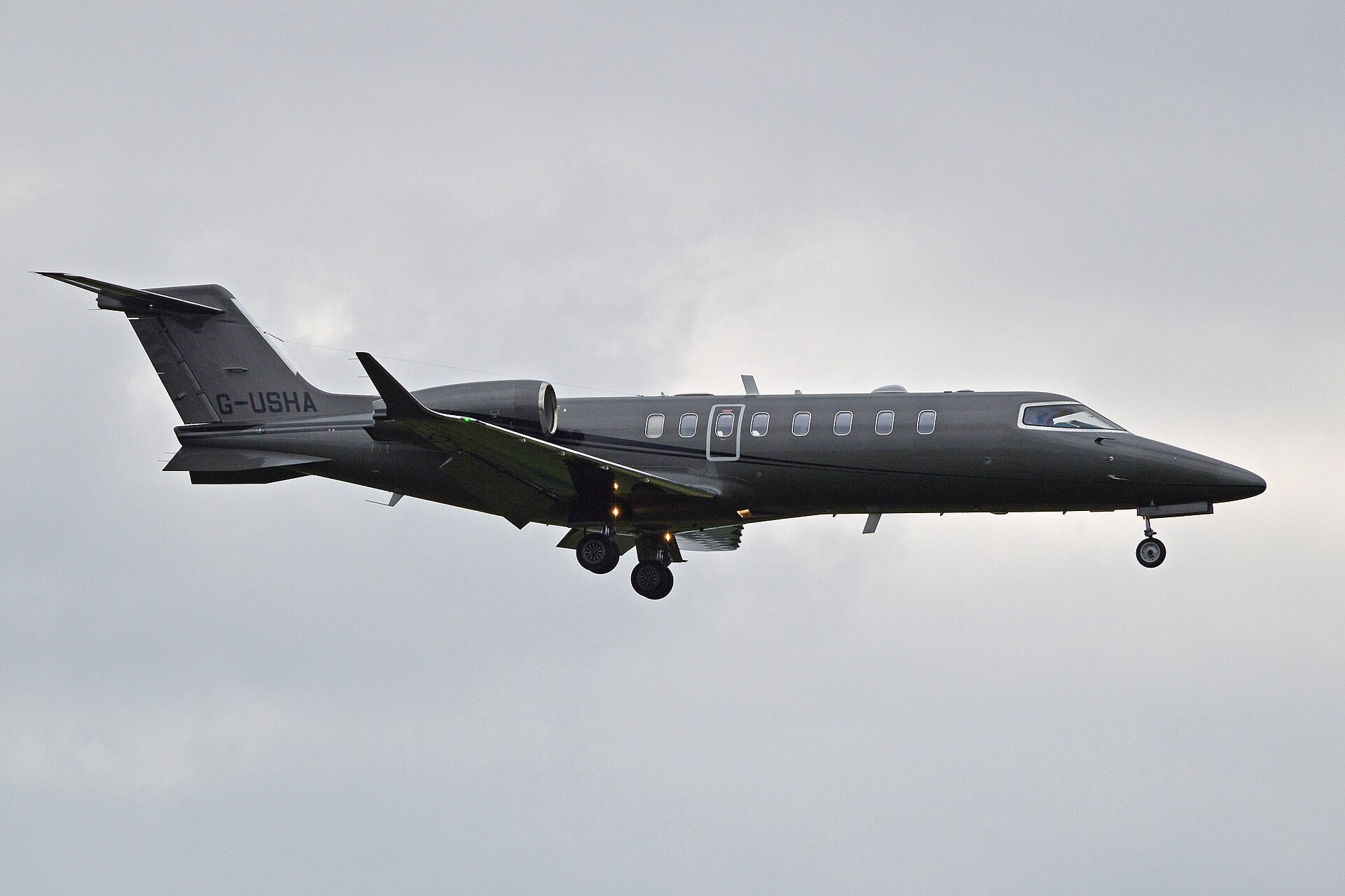 Learjet 75 exterior