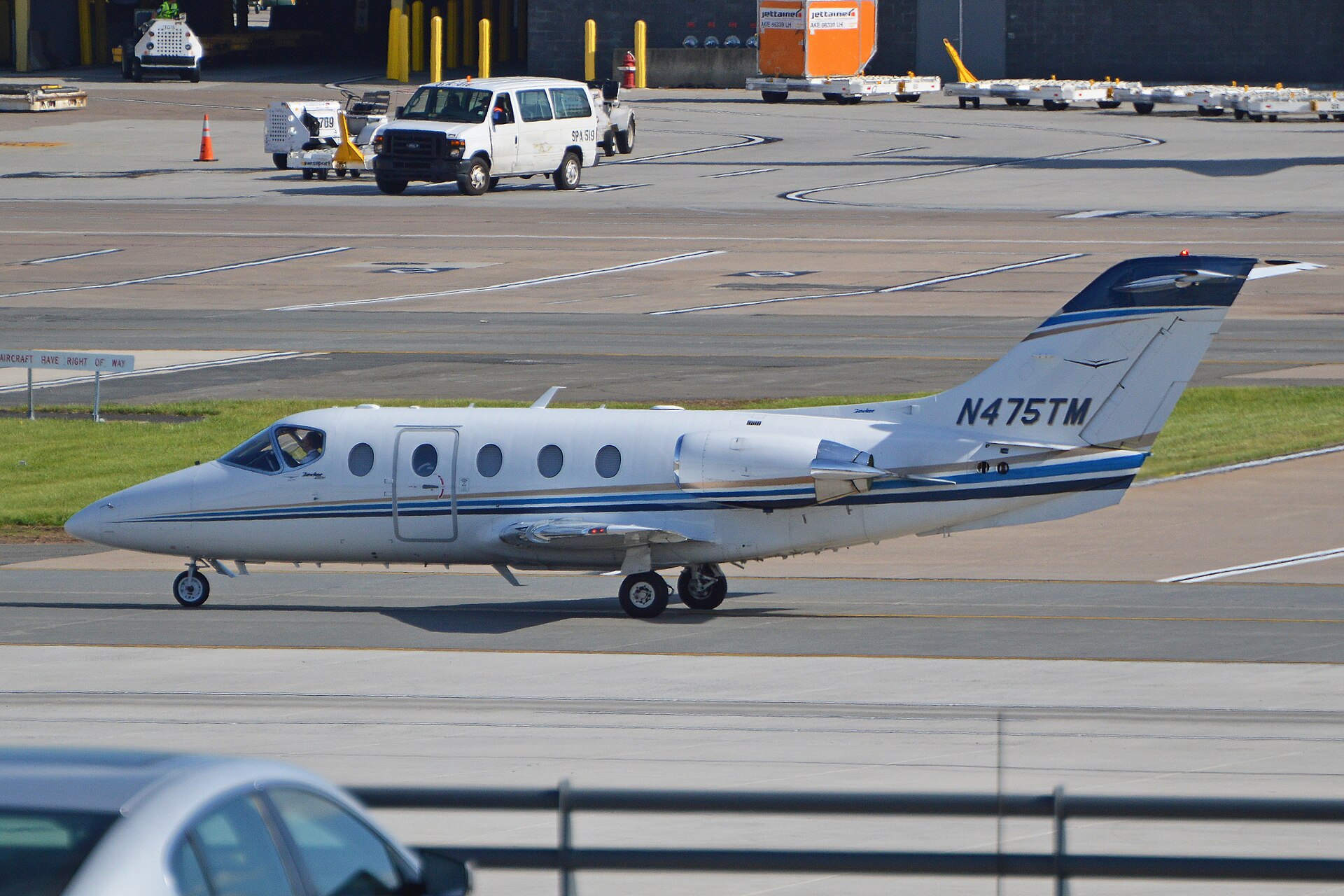 Hawker 400XP Beechjet exterior