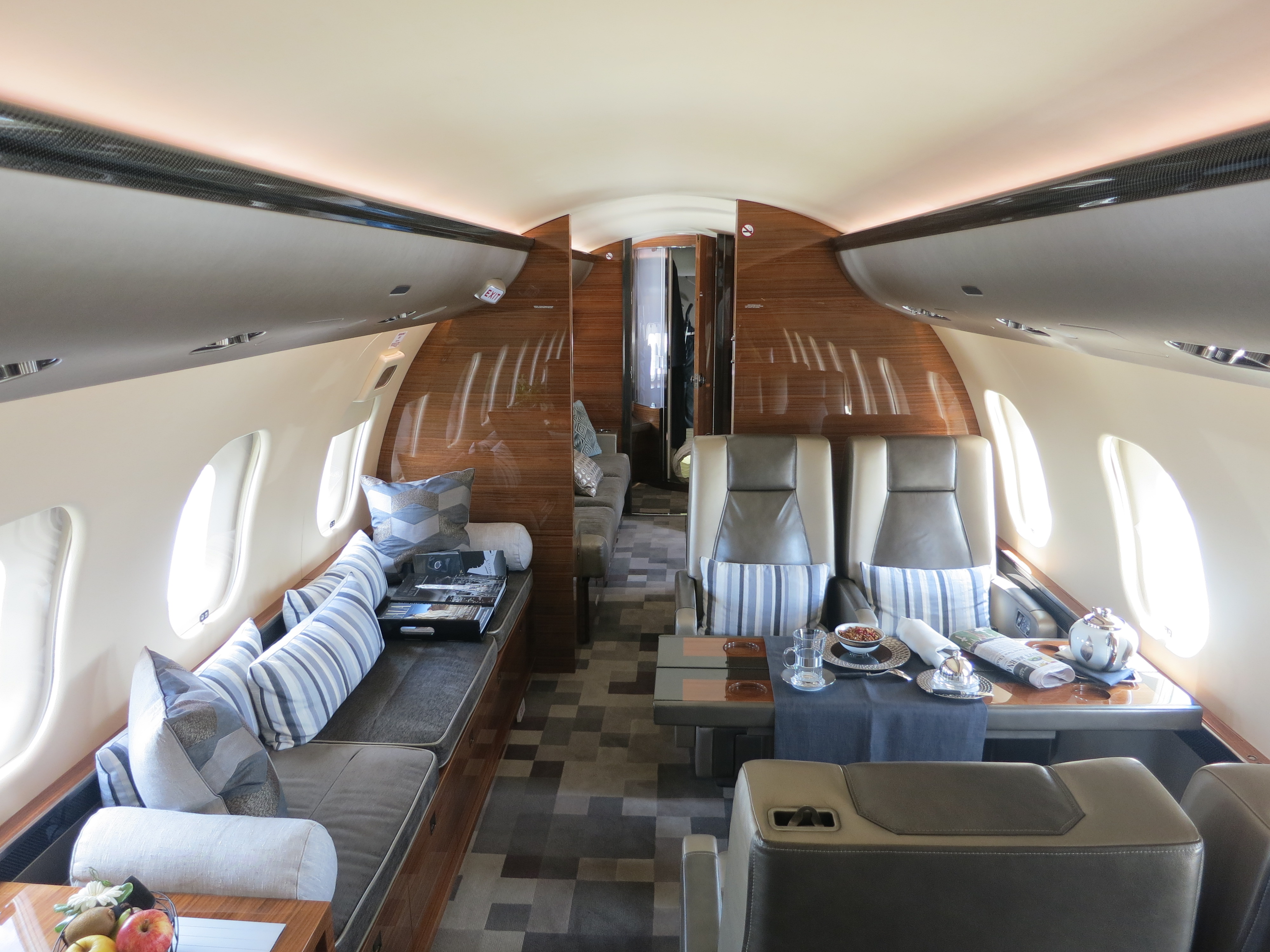 Global 7500 lounge zone