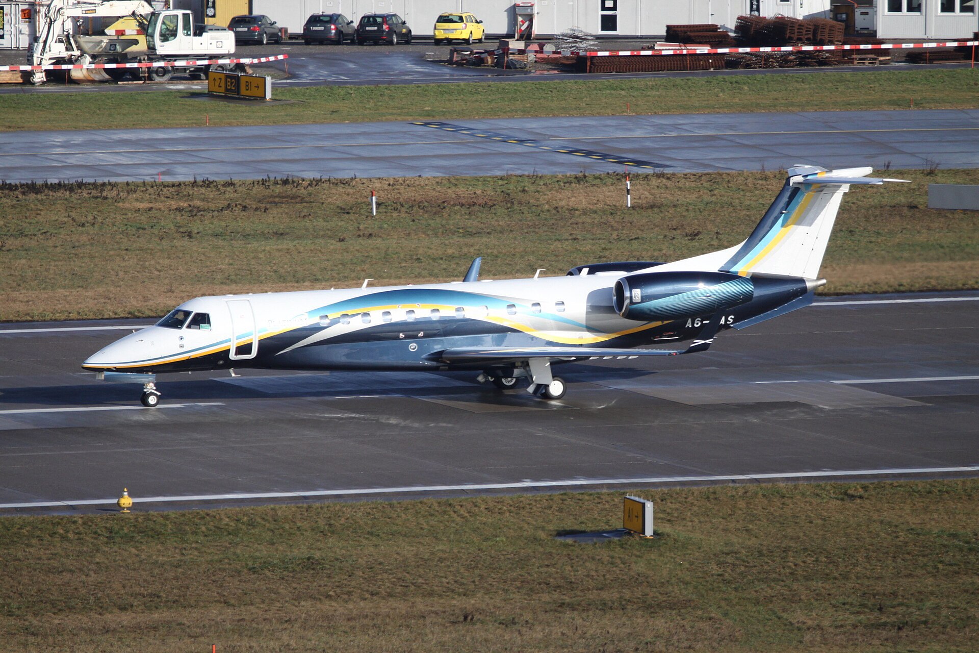 Embraer Legacy 650 exterior