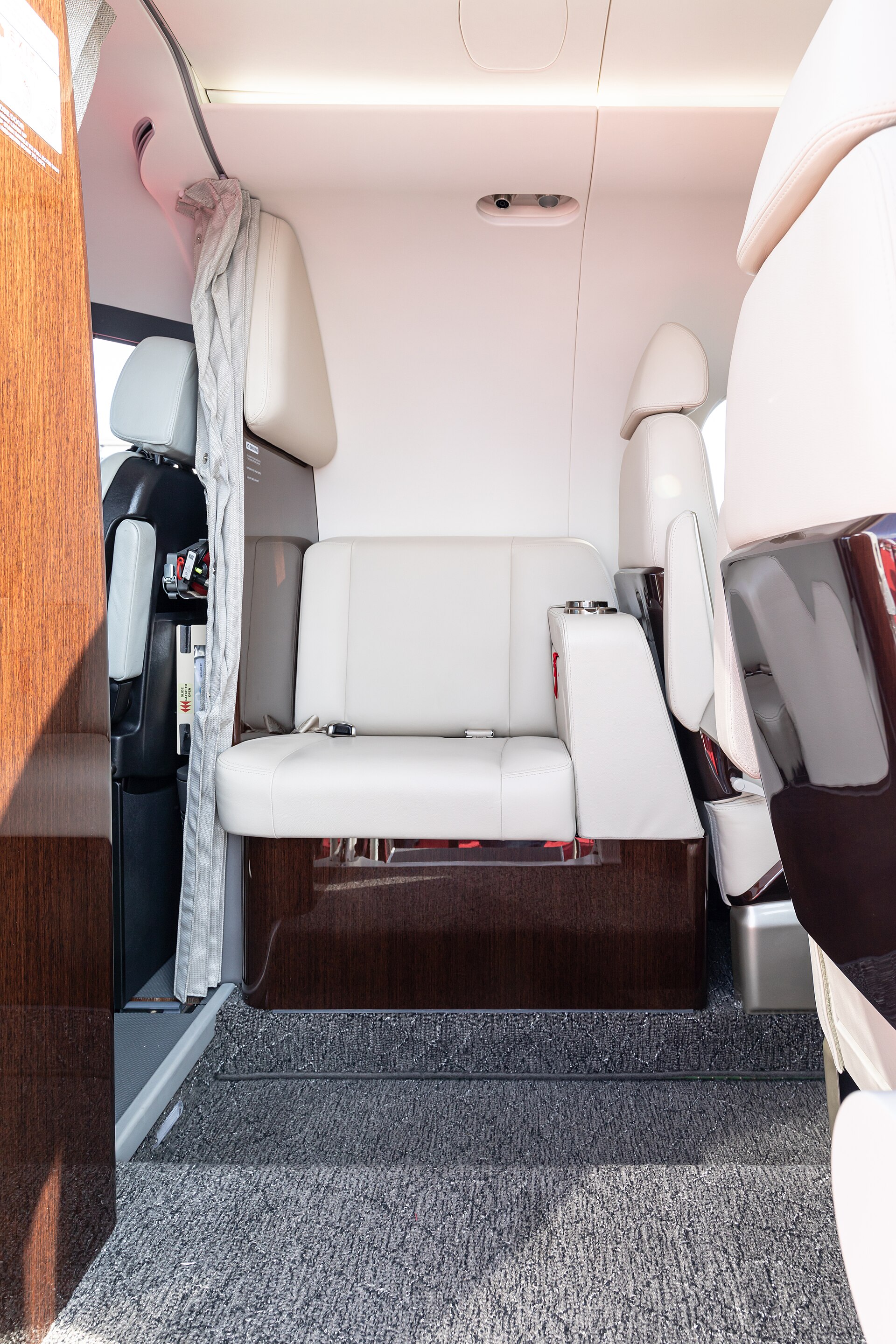 Embraer Phenom 100 exterior