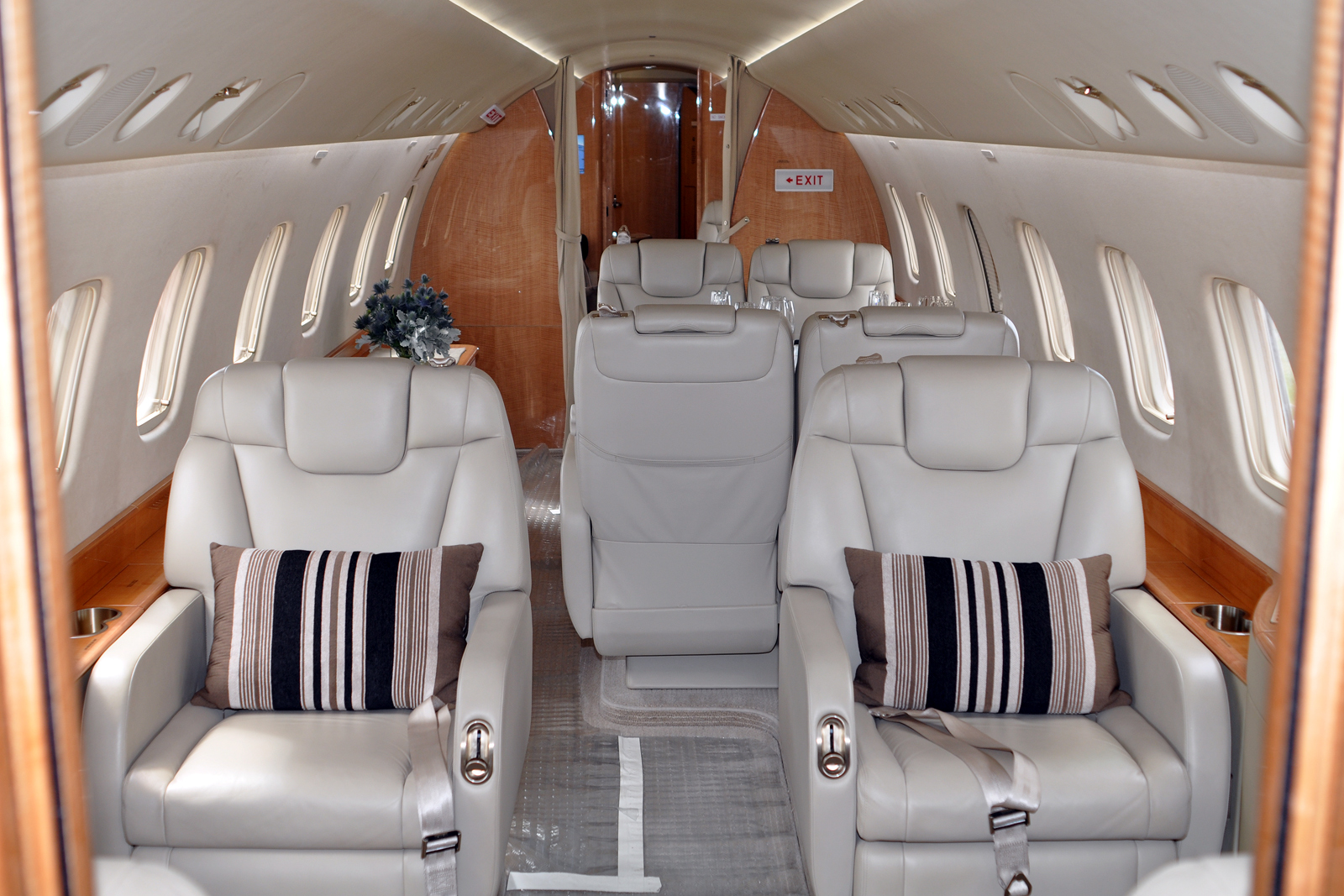 Embraer Legacy 600 interior