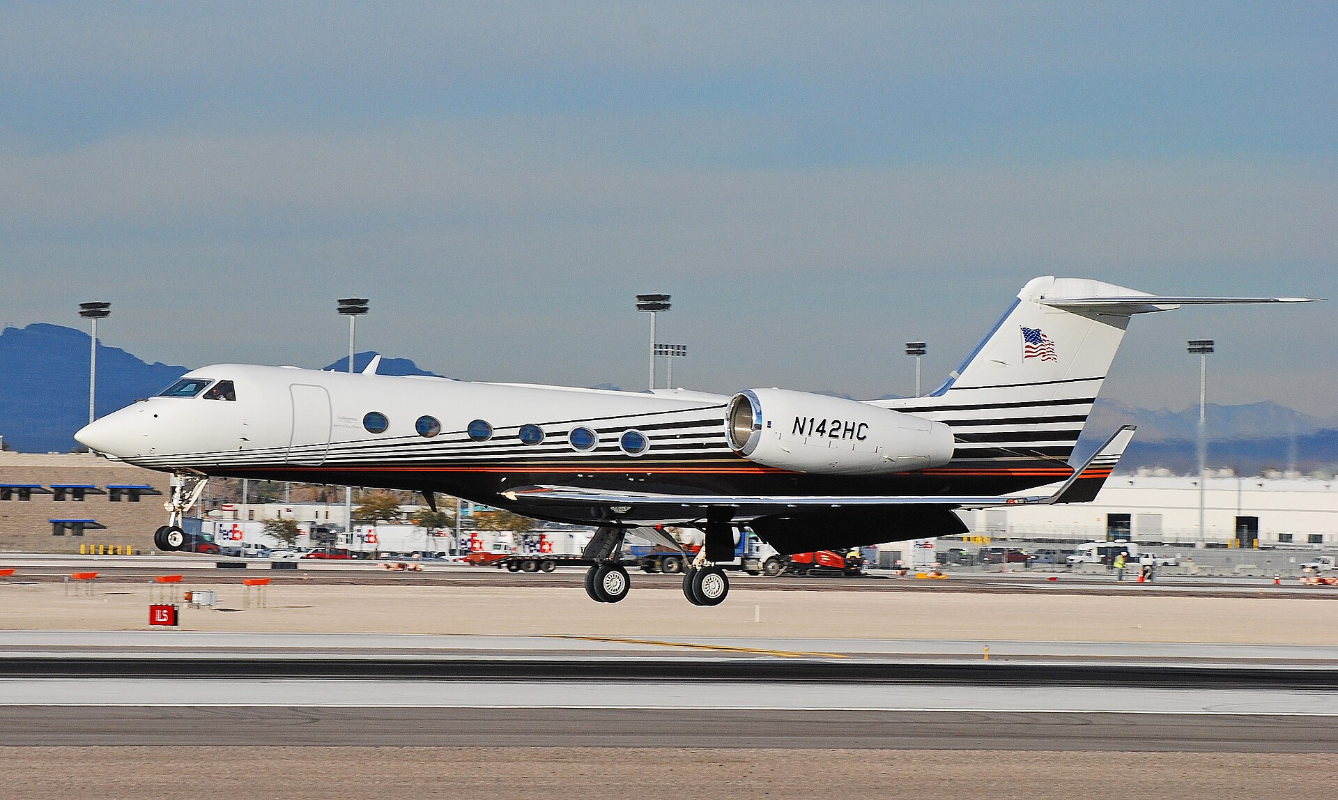Gulfstream G450 exterior