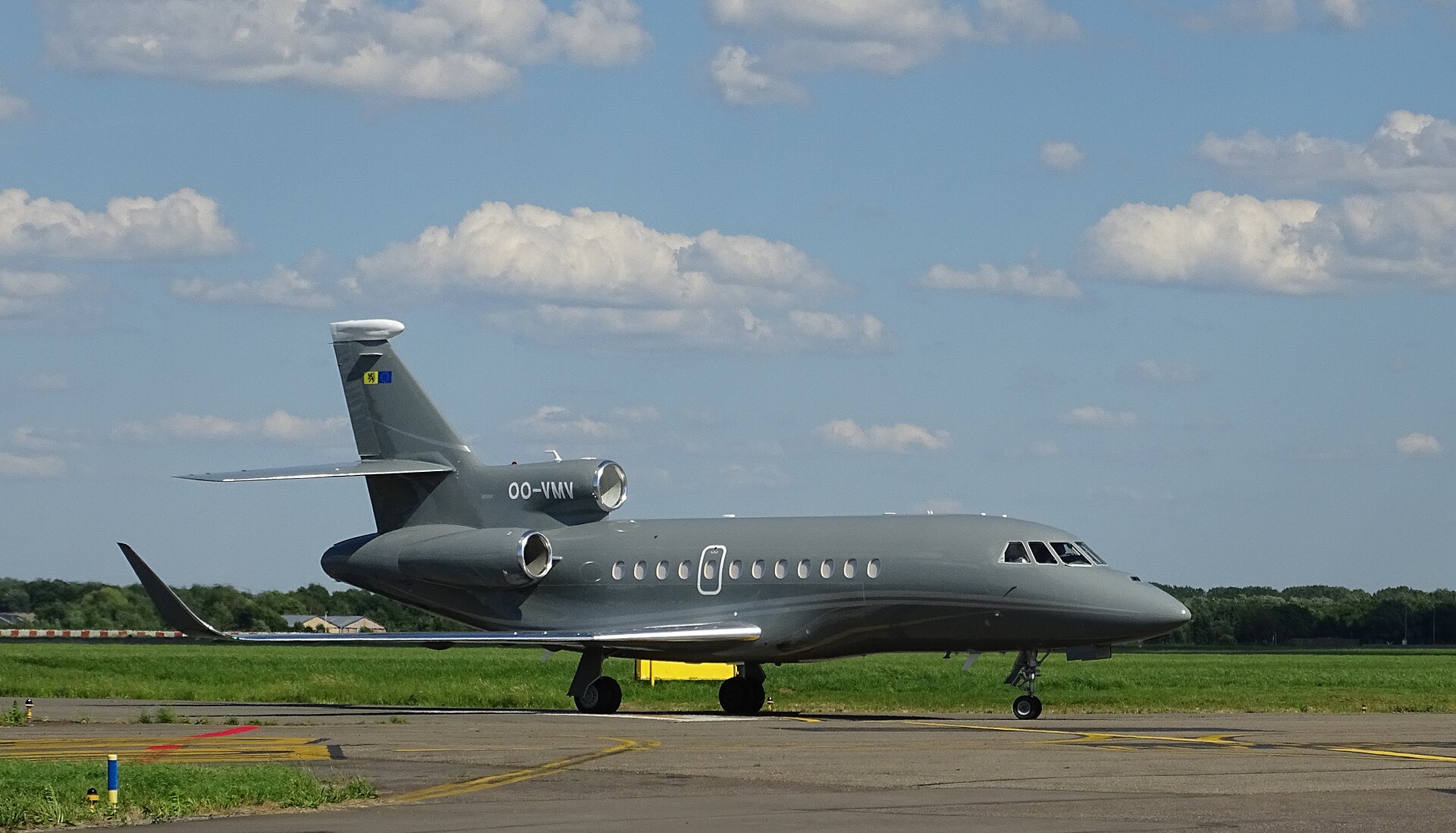 Dassault Falcon 900LX exterior