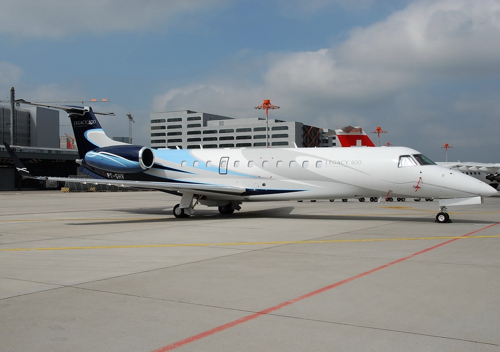 Embraer Legacy 600 exterior