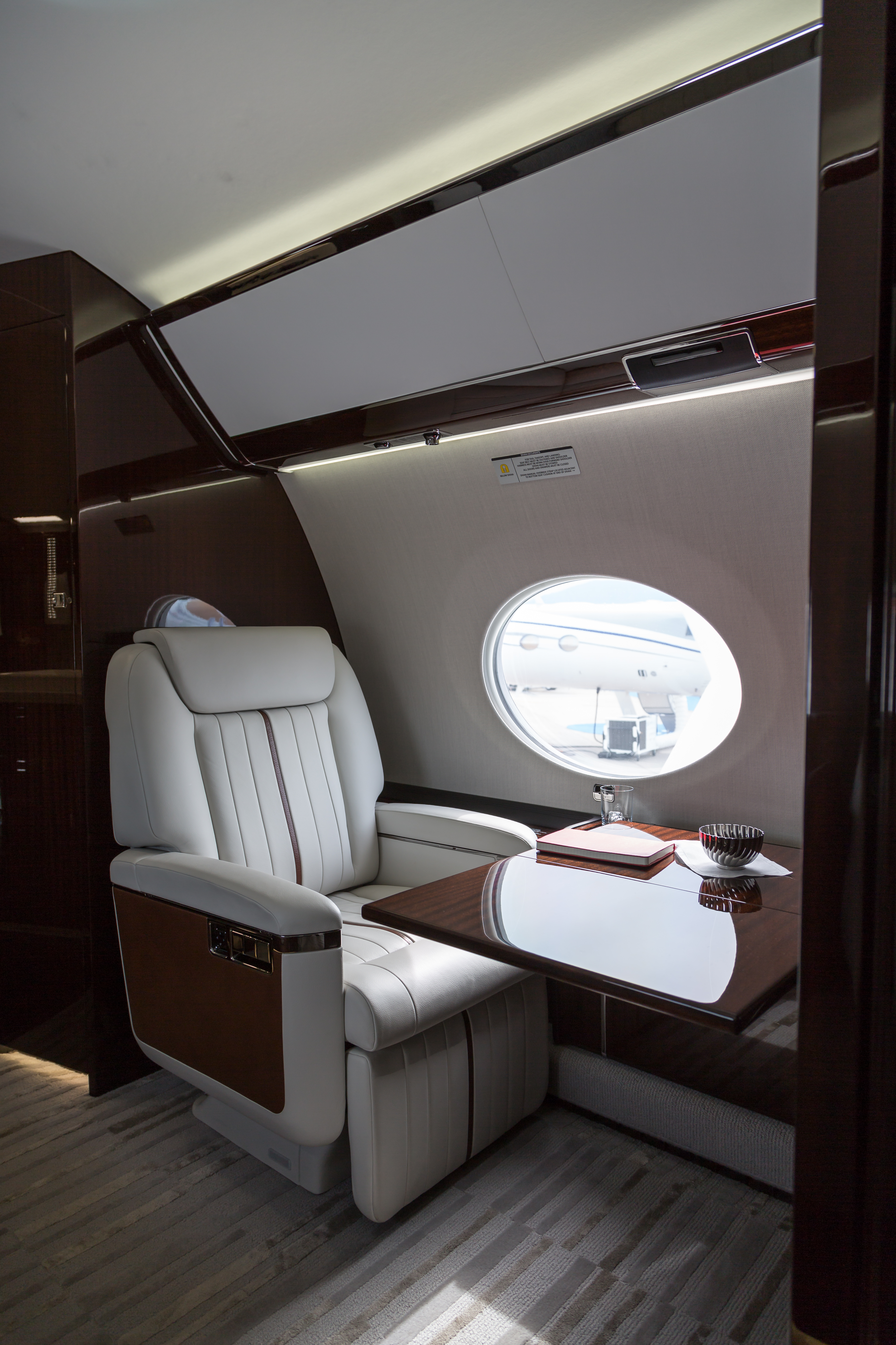 Gulfstream G650 aft lounge