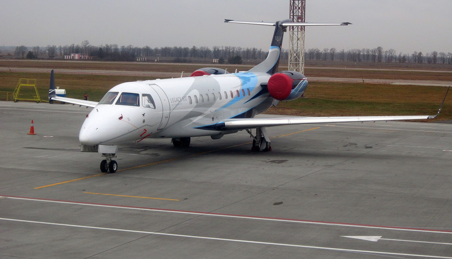 Embraer Legacy 600 exterior