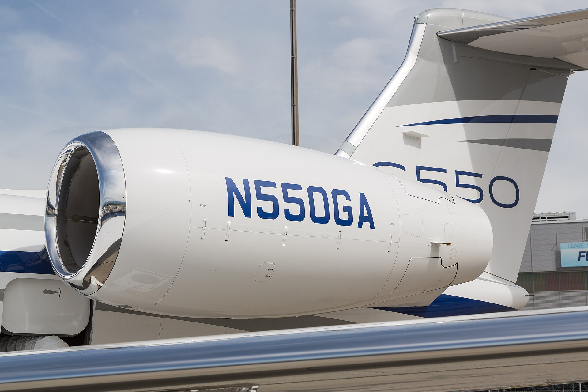 Gulfstream G550 cabin and exterior