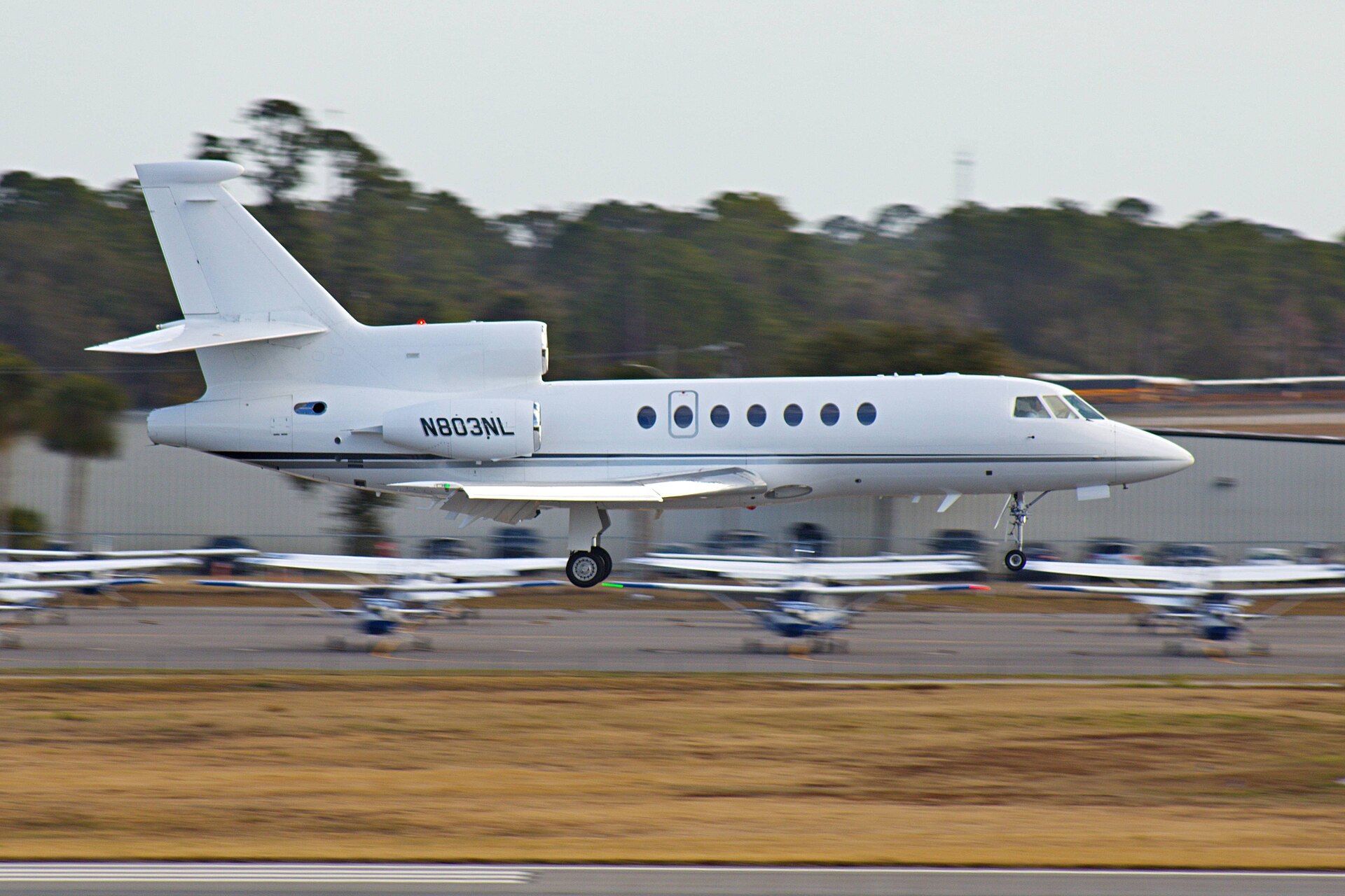 Dassault Falcon 50EX exterior