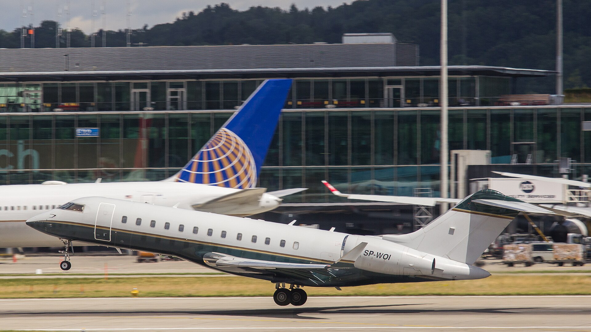Bombardier Global Express exterior