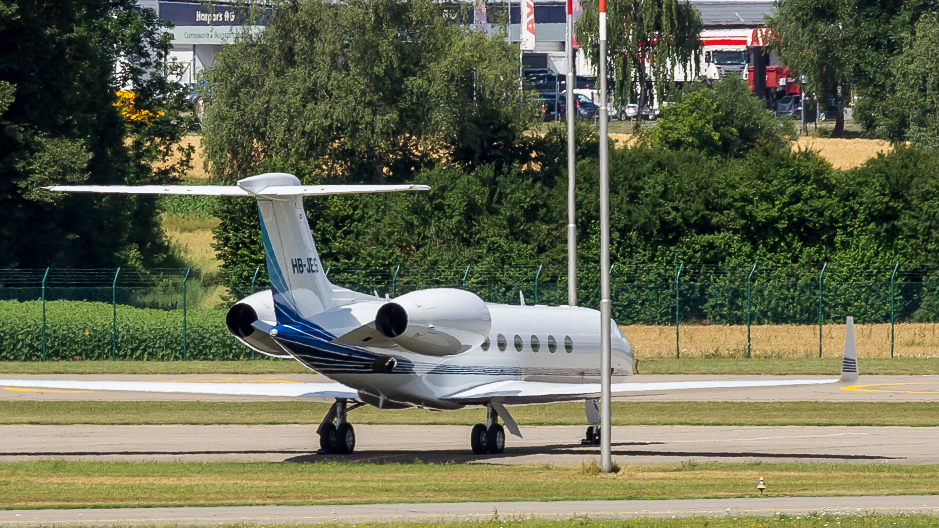 Gulfstream V aircraft exterior