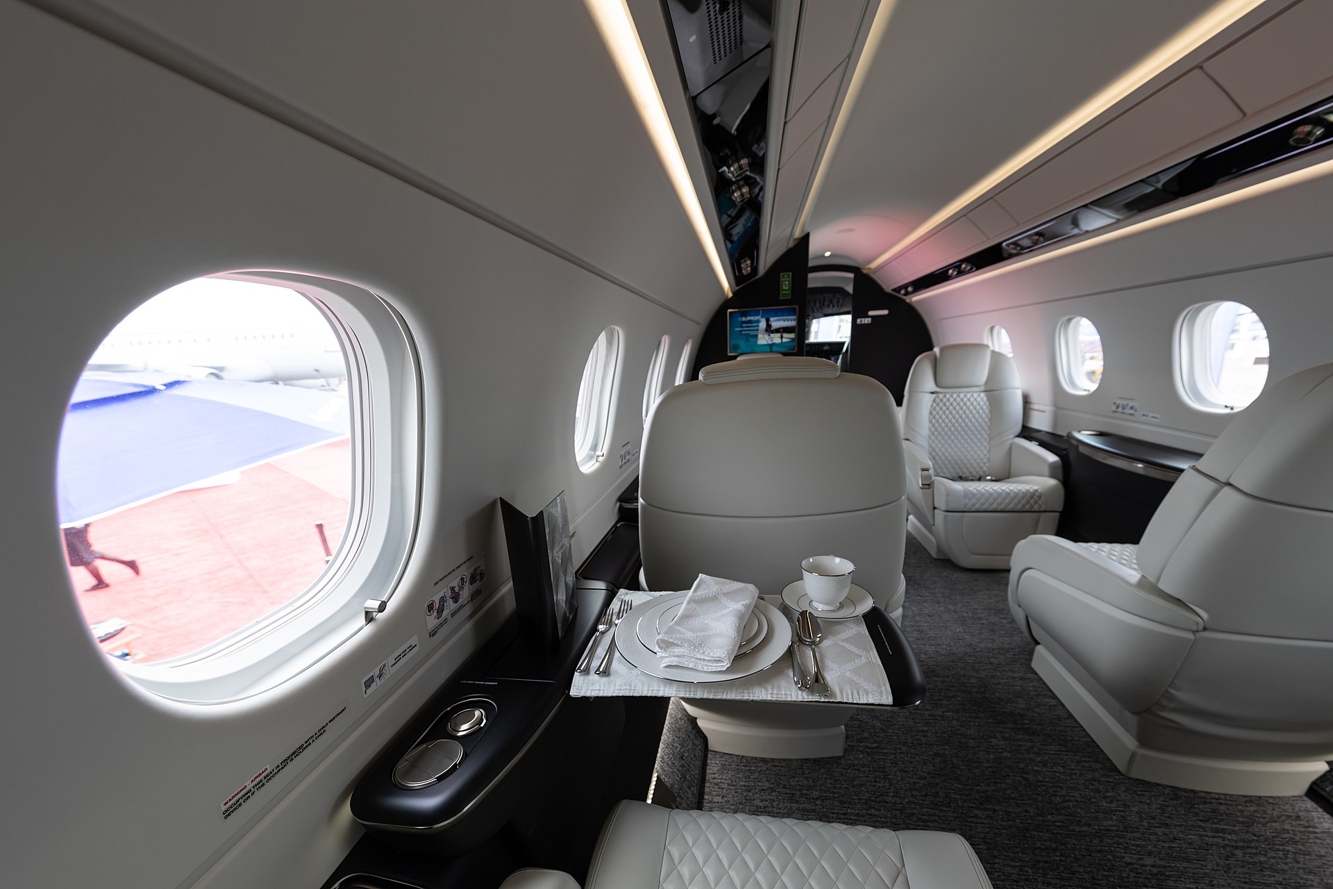 Embraer Legacy 500 exterior