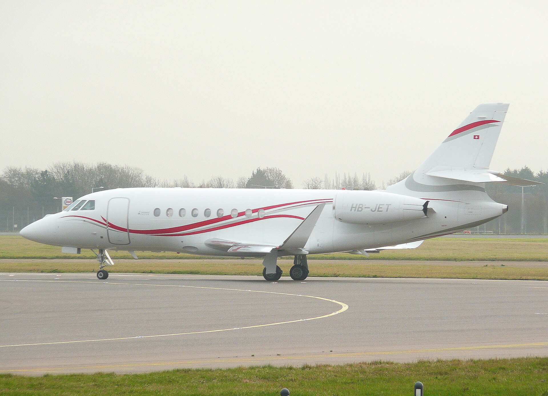 Dassault Falcon 2000 exterior