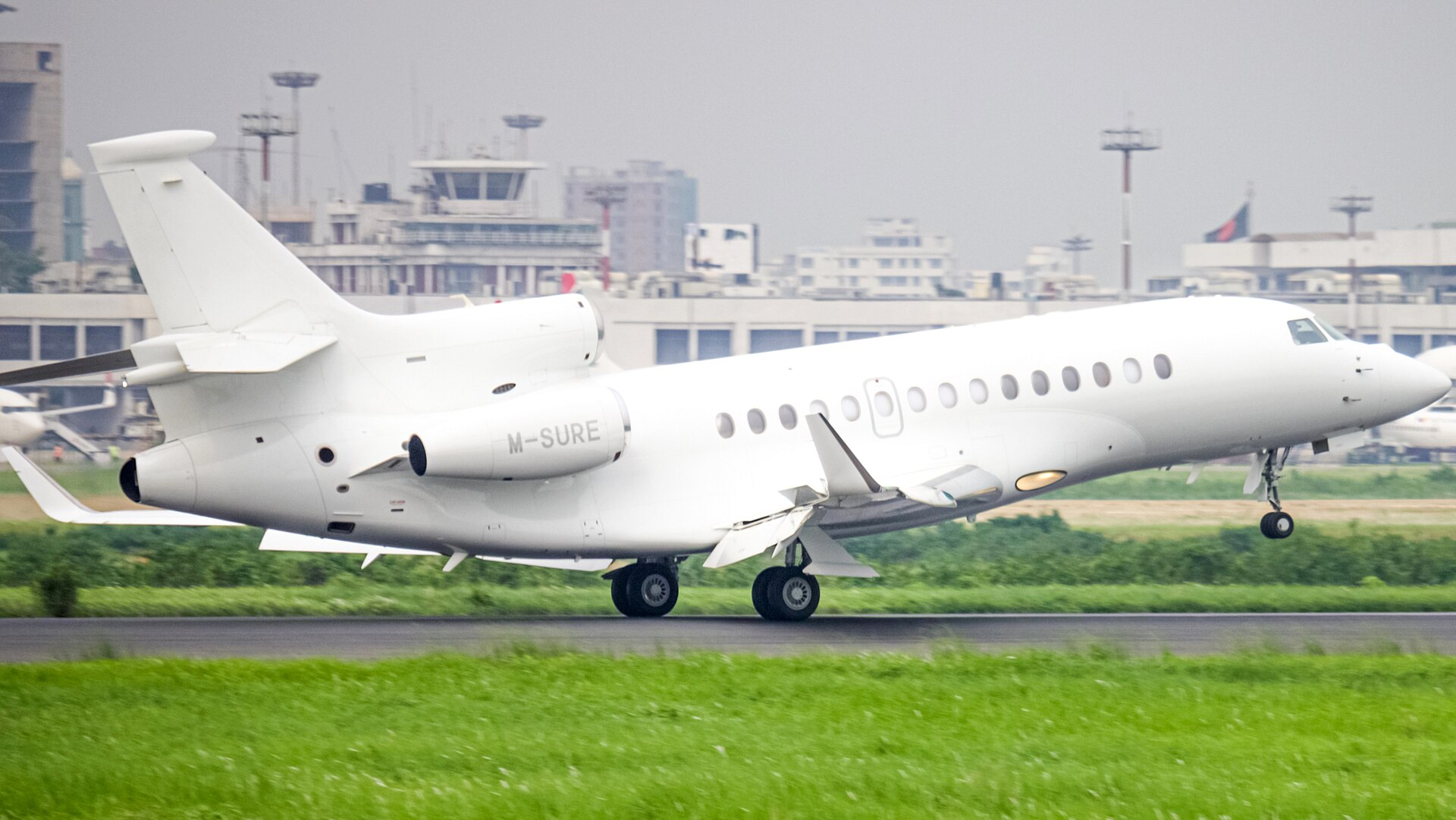 Dassault Falcon 7X exterior