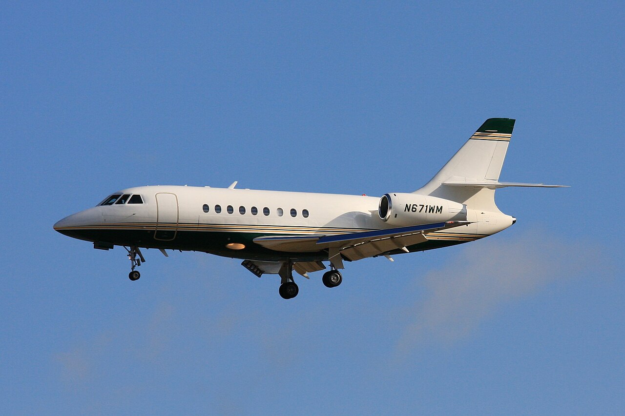 Dassault Falcon 2000LXS private jet charter