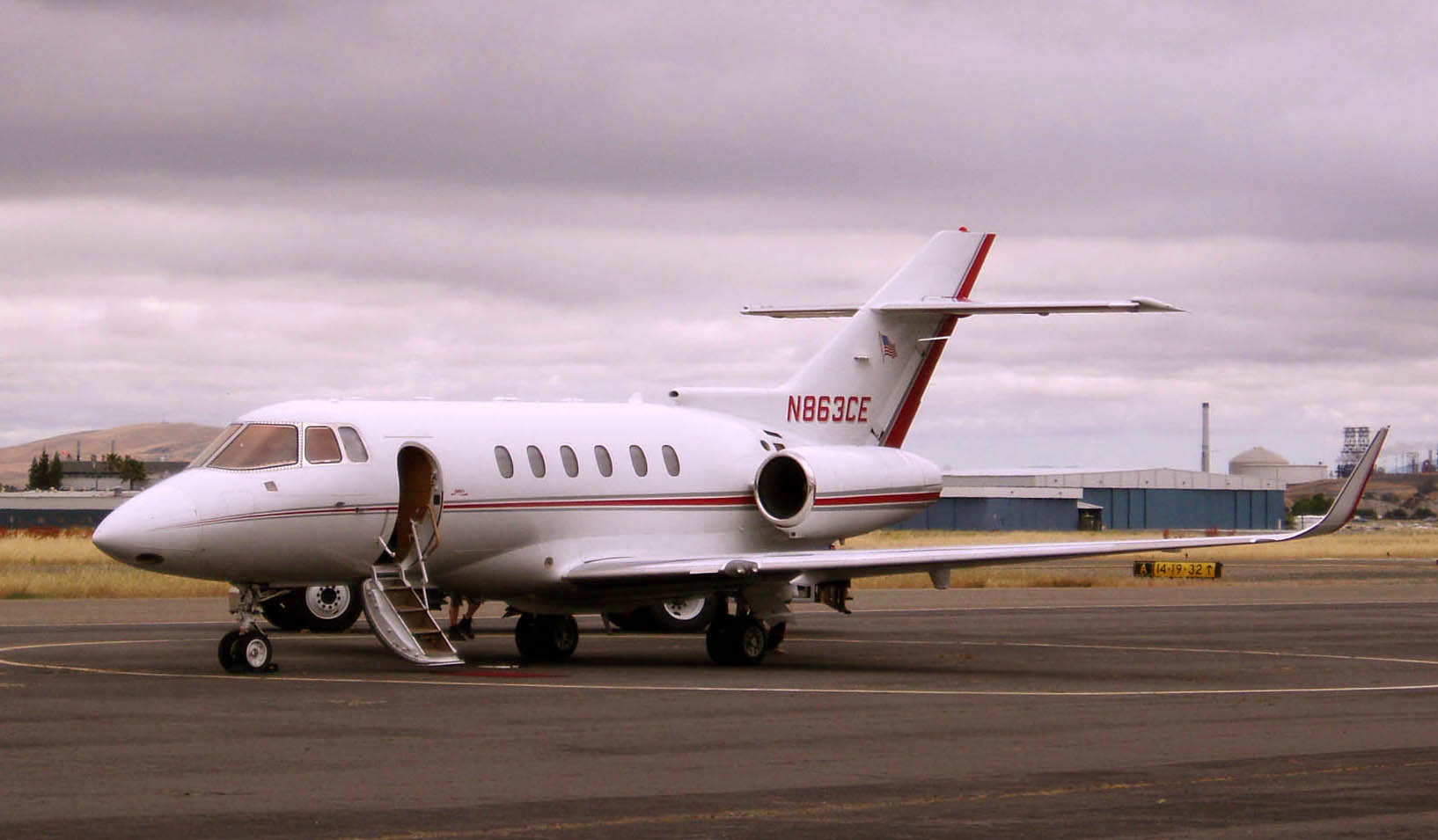 Hawker 800XP exterior