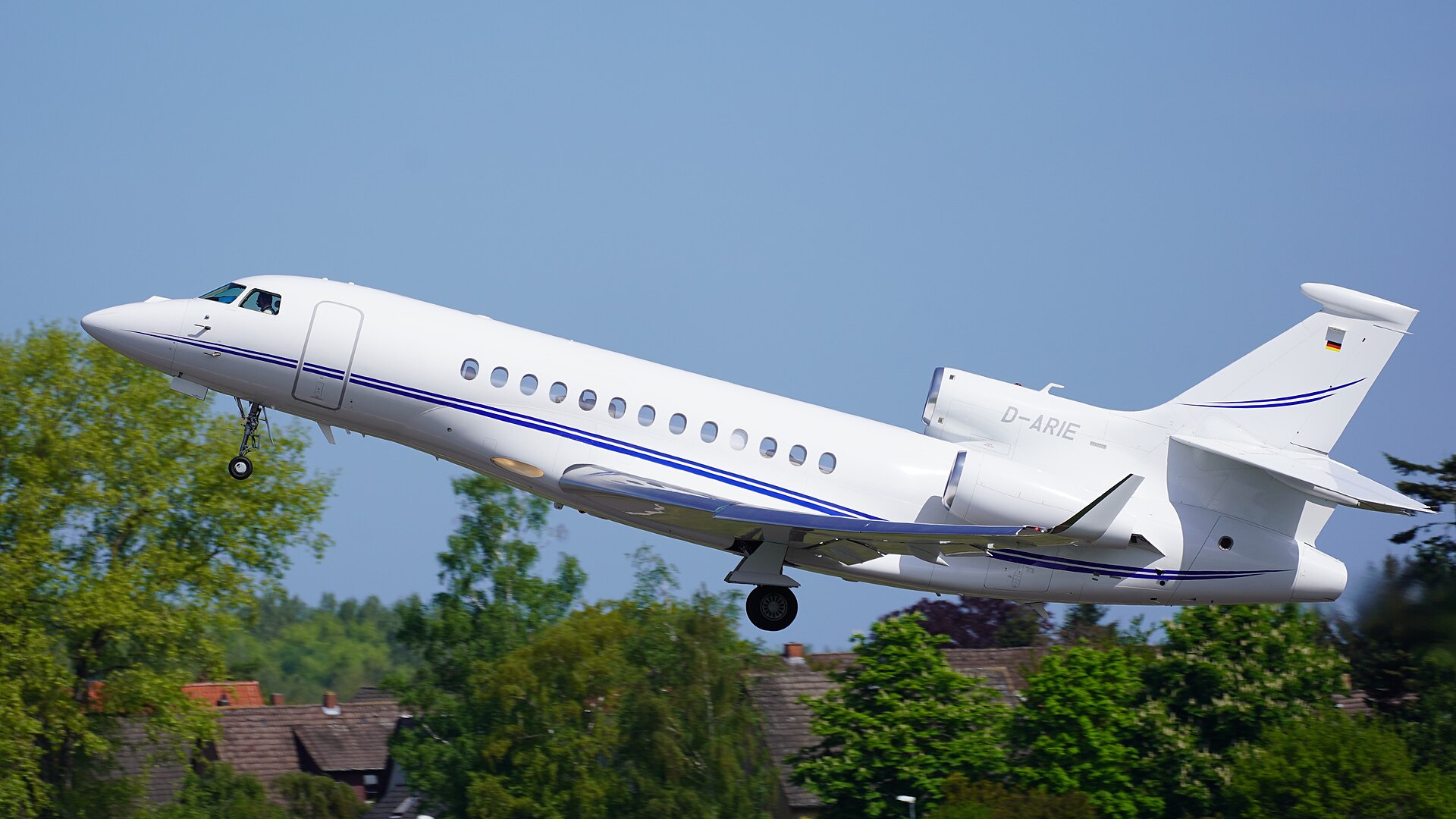 Dassault Falcon 7X exterior