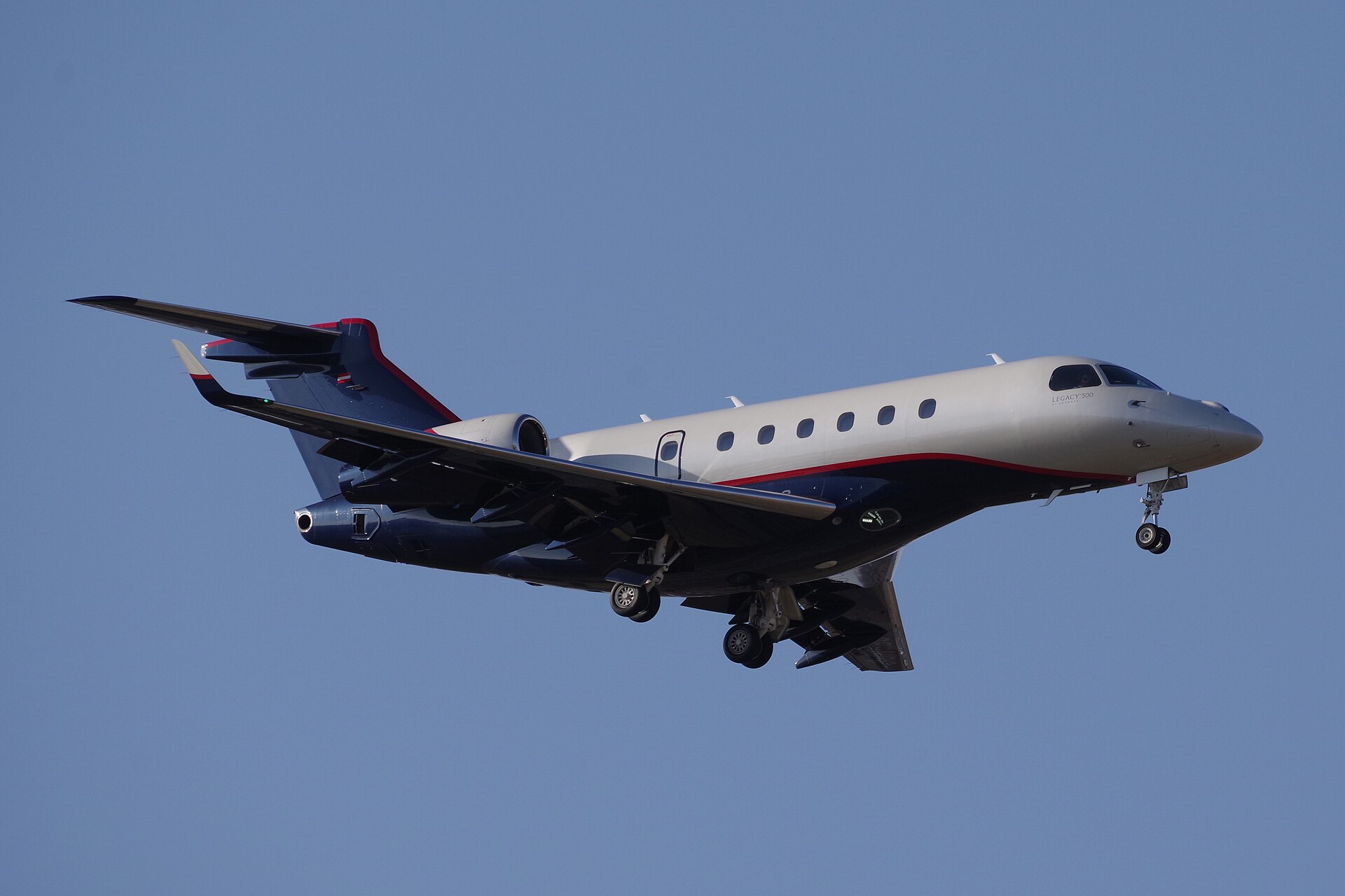 Embraer Legacy 500 exterior