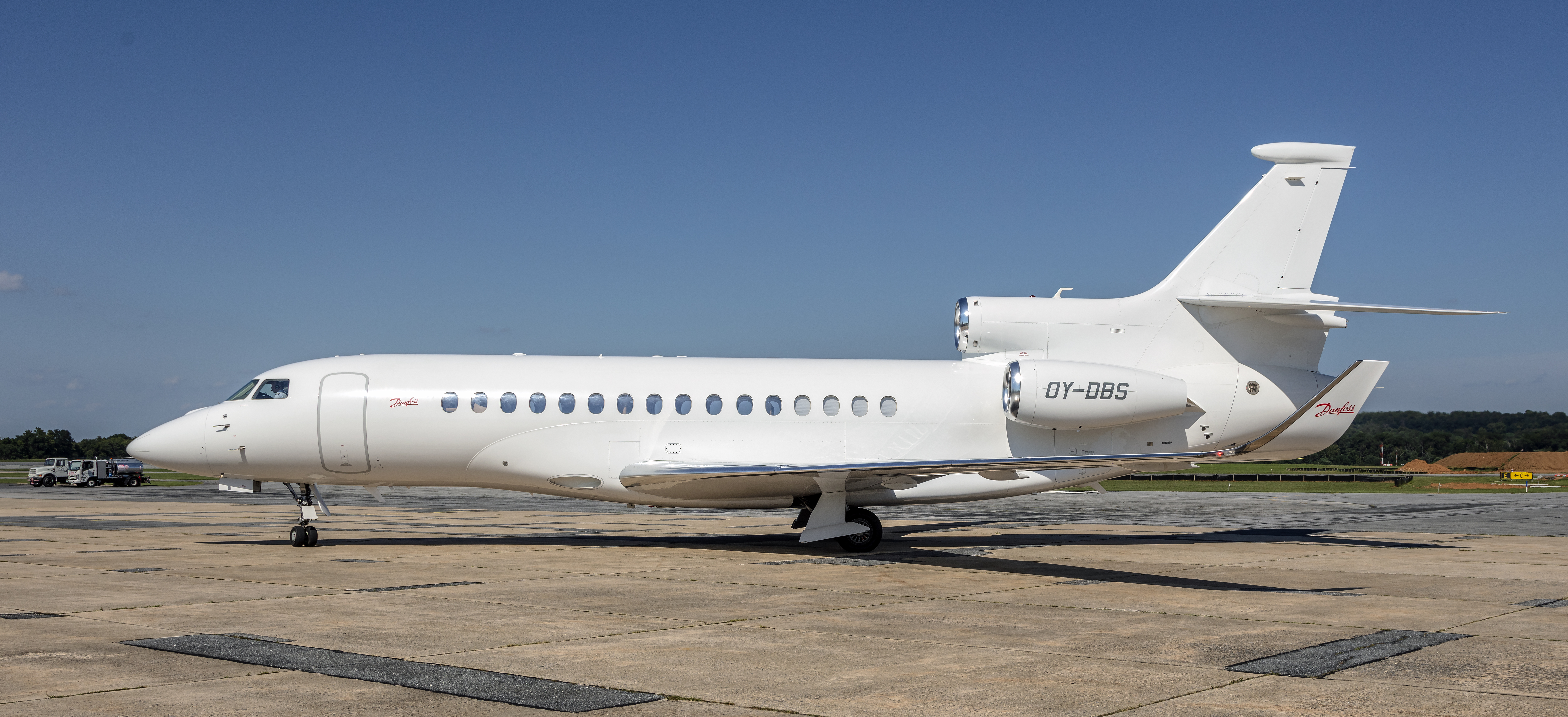 Dassault Falcon 8X exterior