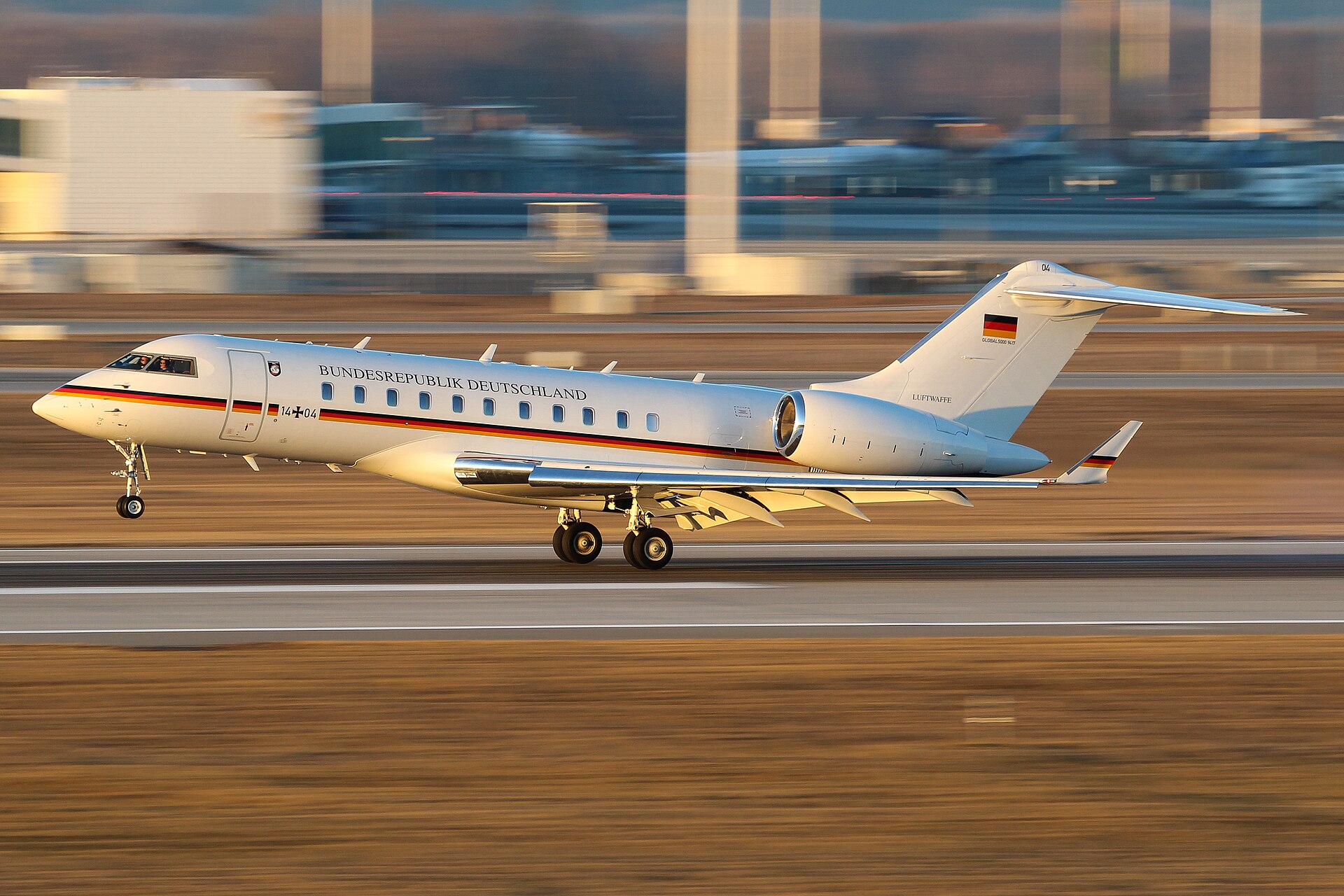 Bombardier Global 5000 exterior