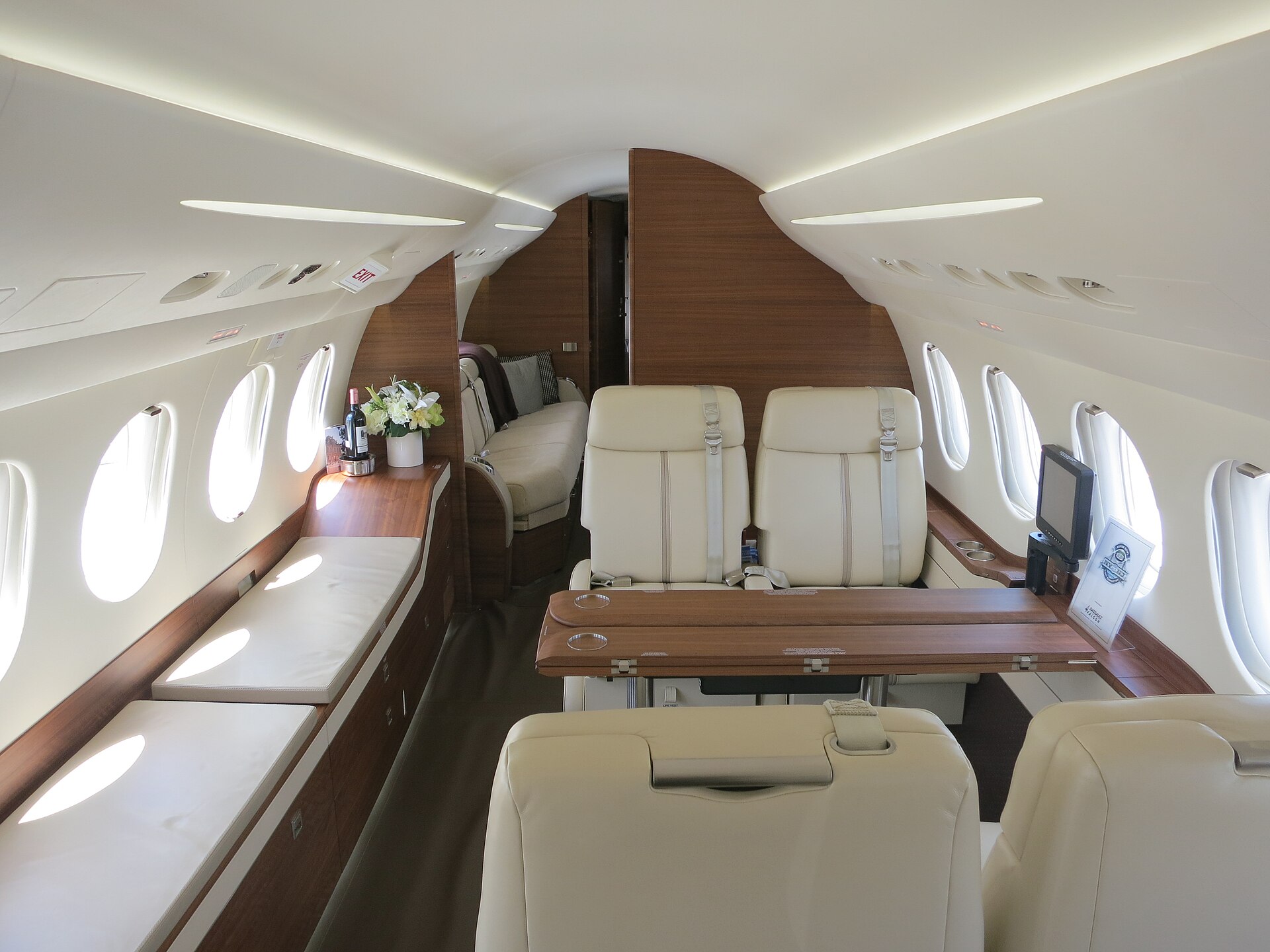 Dassault Falcon 7X interior