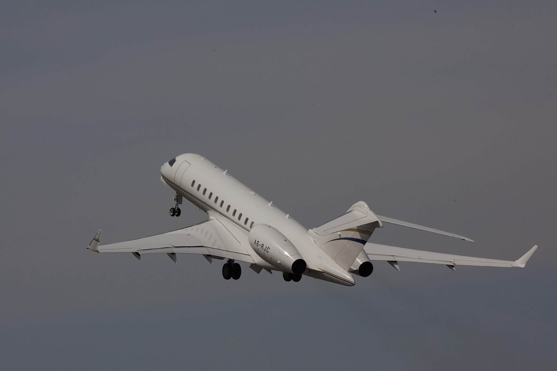 Bombardier Global 5000 exterior