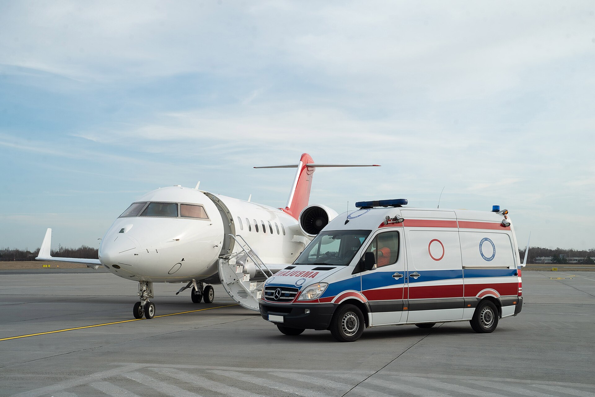 Bombardier Challenger 650 exterior