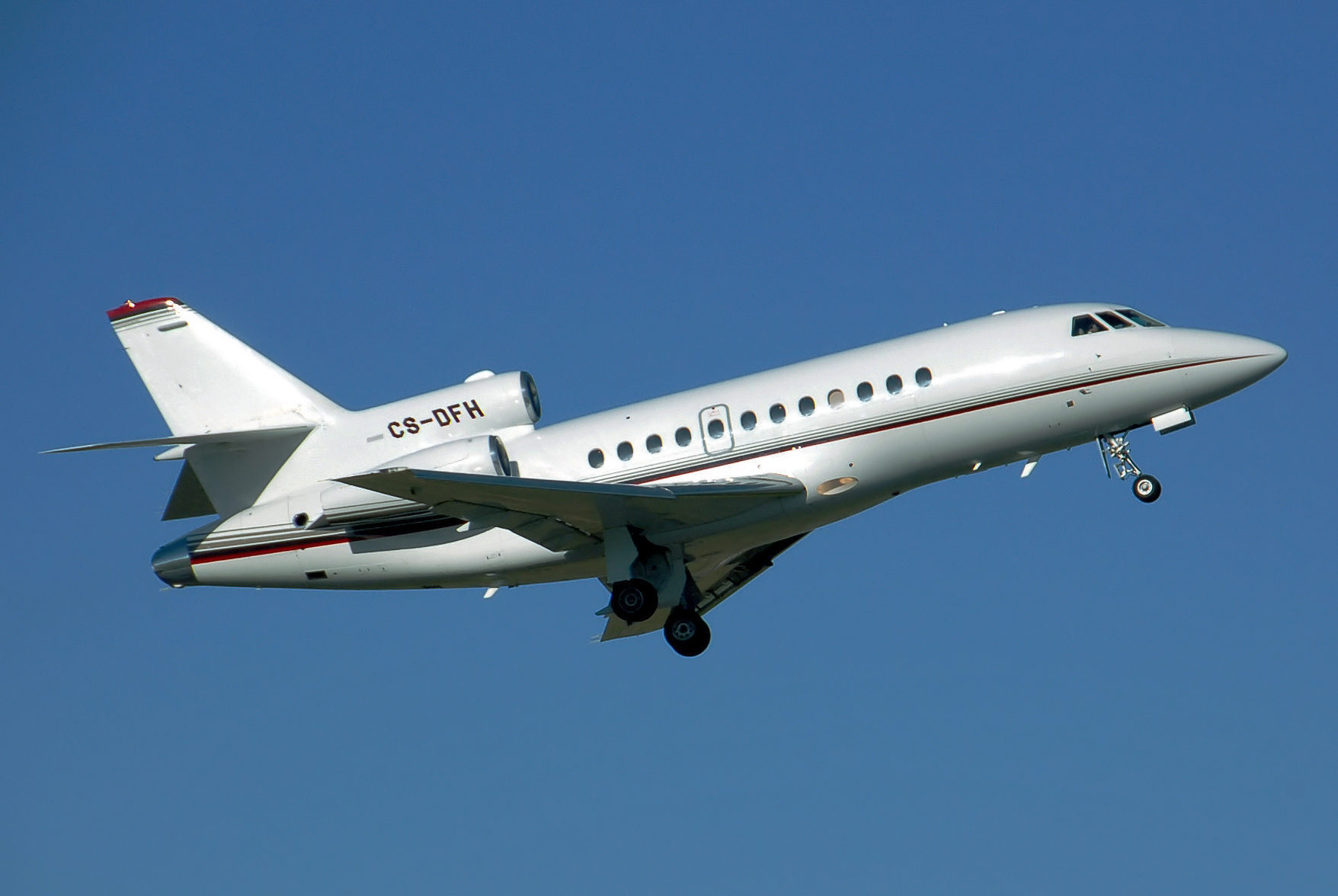 Dassault Falcon 900LX exterior