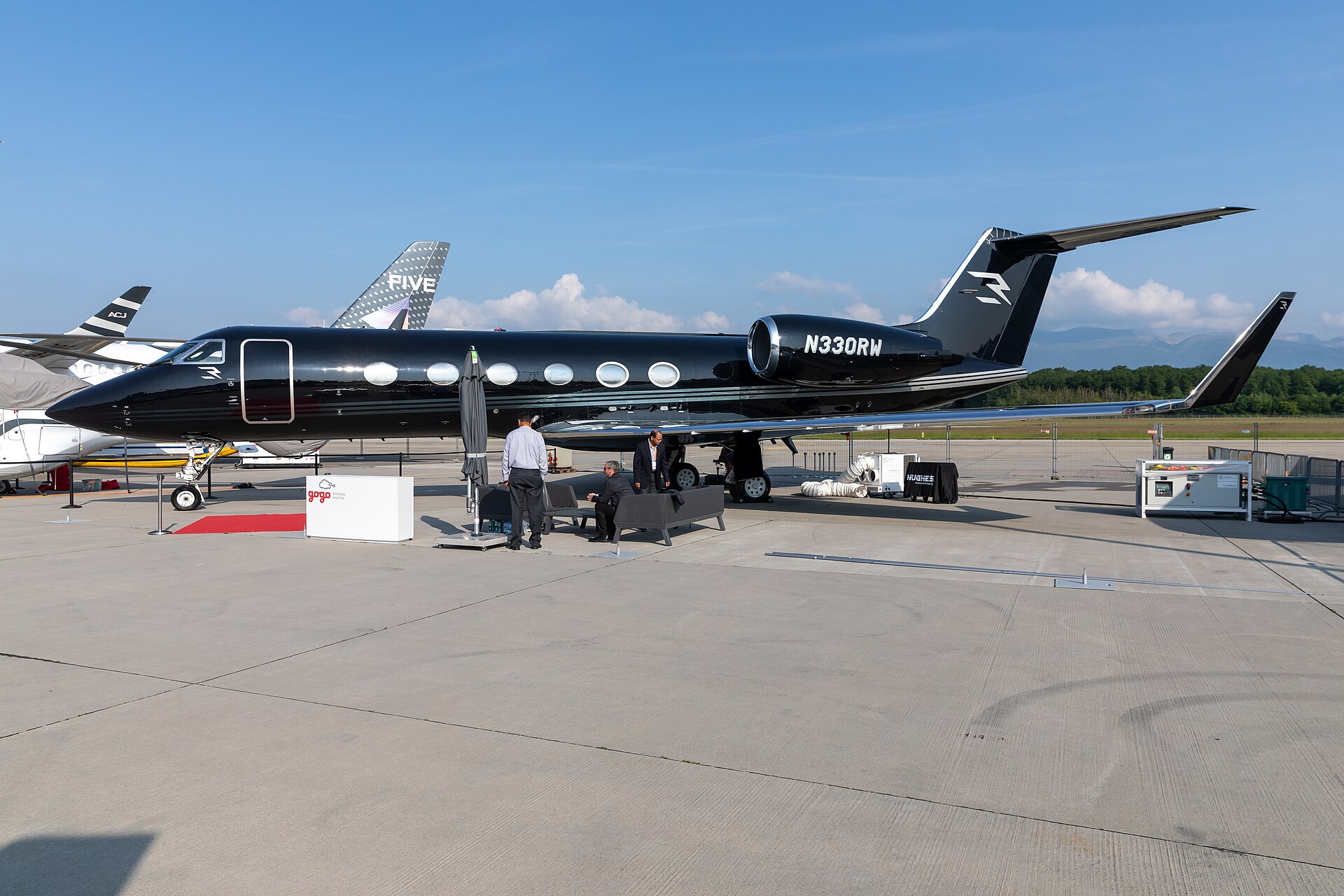 Gulfstream G450 exterior
