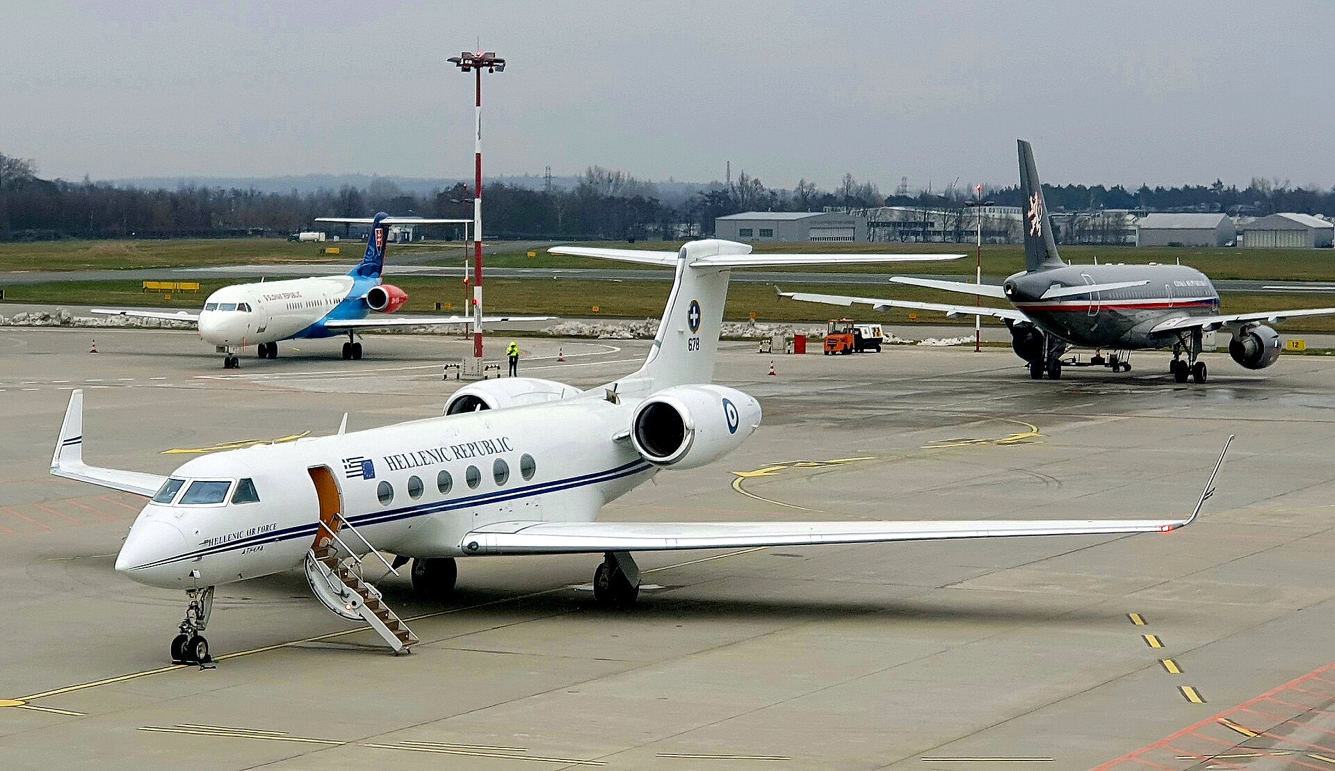 Gulfstream V aircraft exterior