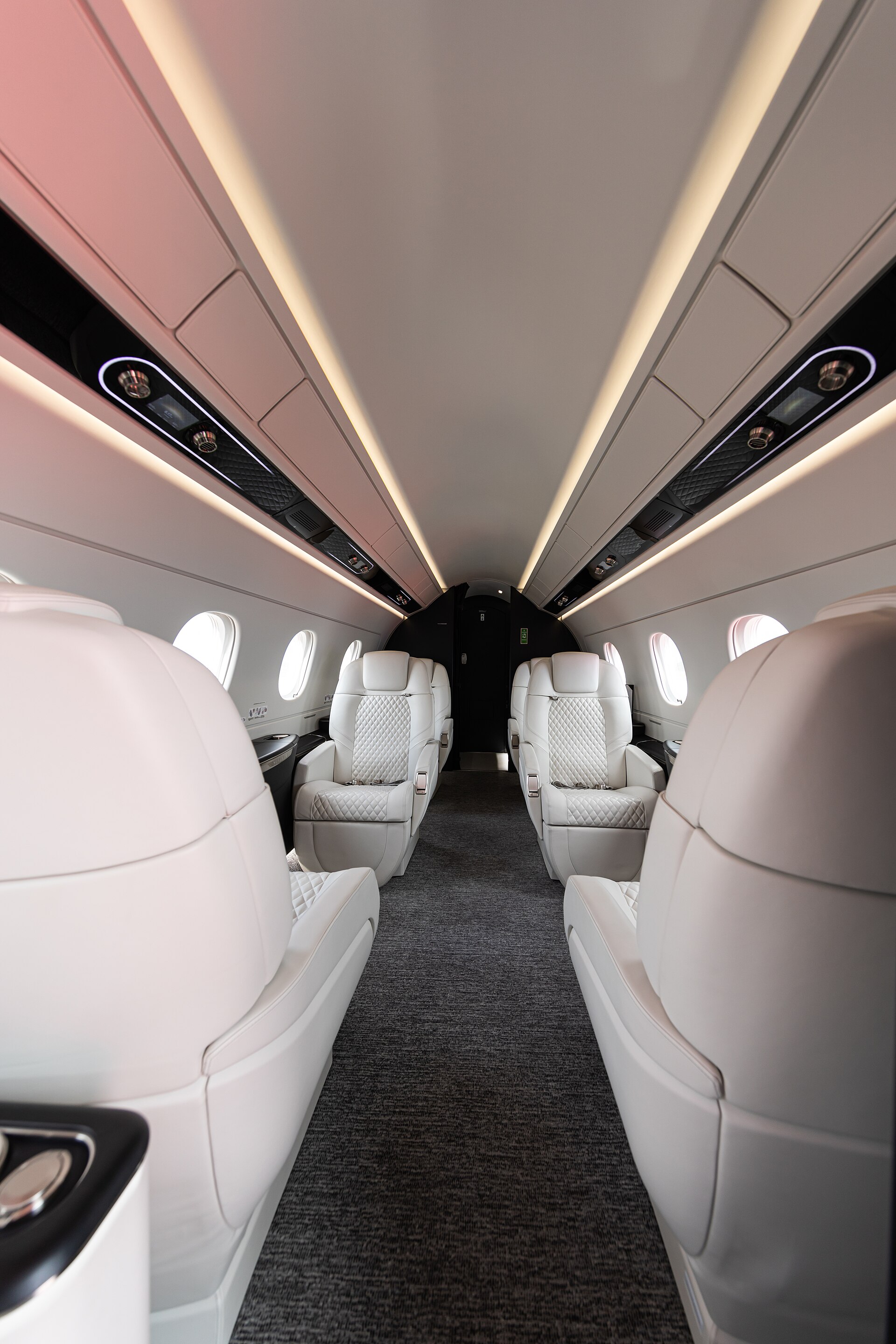 Embraer Legacy 500 exterior