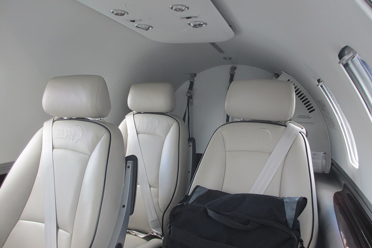 Eclipse 550 interior