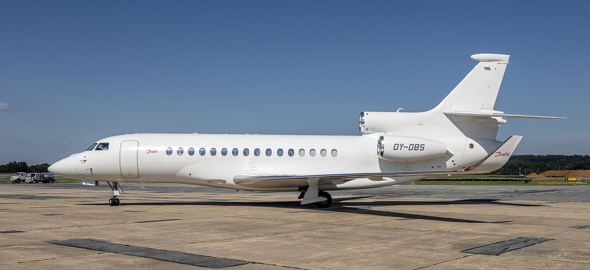 Dassault Falcon 8X exterior